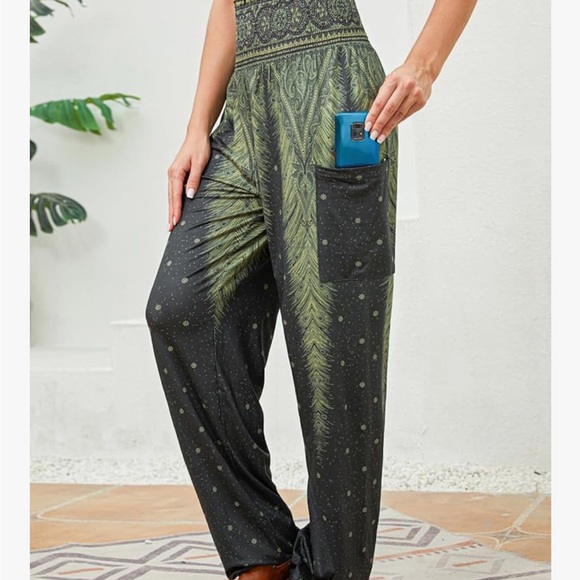 Green Harem High Waist Yoga Boho Trousers with Pockets - Picture 4 of 9